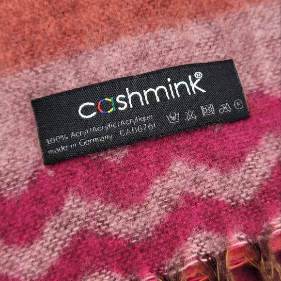 CASHMINK | soft fringe zigzag print scarf - Picture 2 of 2